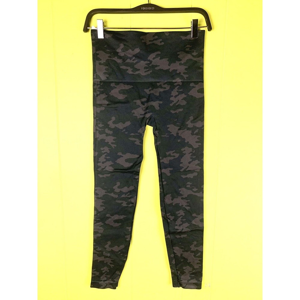 Women's Spanx Leggings Look At Me Now Seamless Size Large Black Camo Yoga Gym